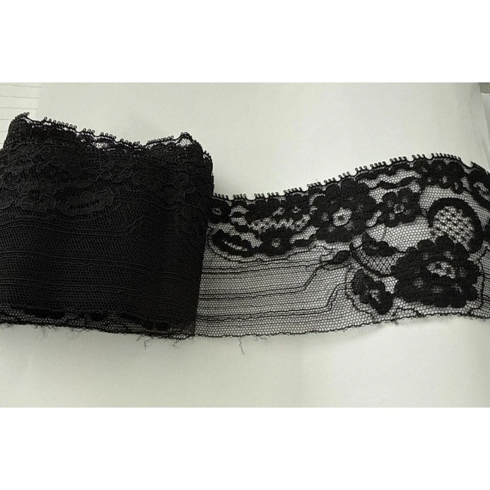 Vintage Chantilly Lace Black  60